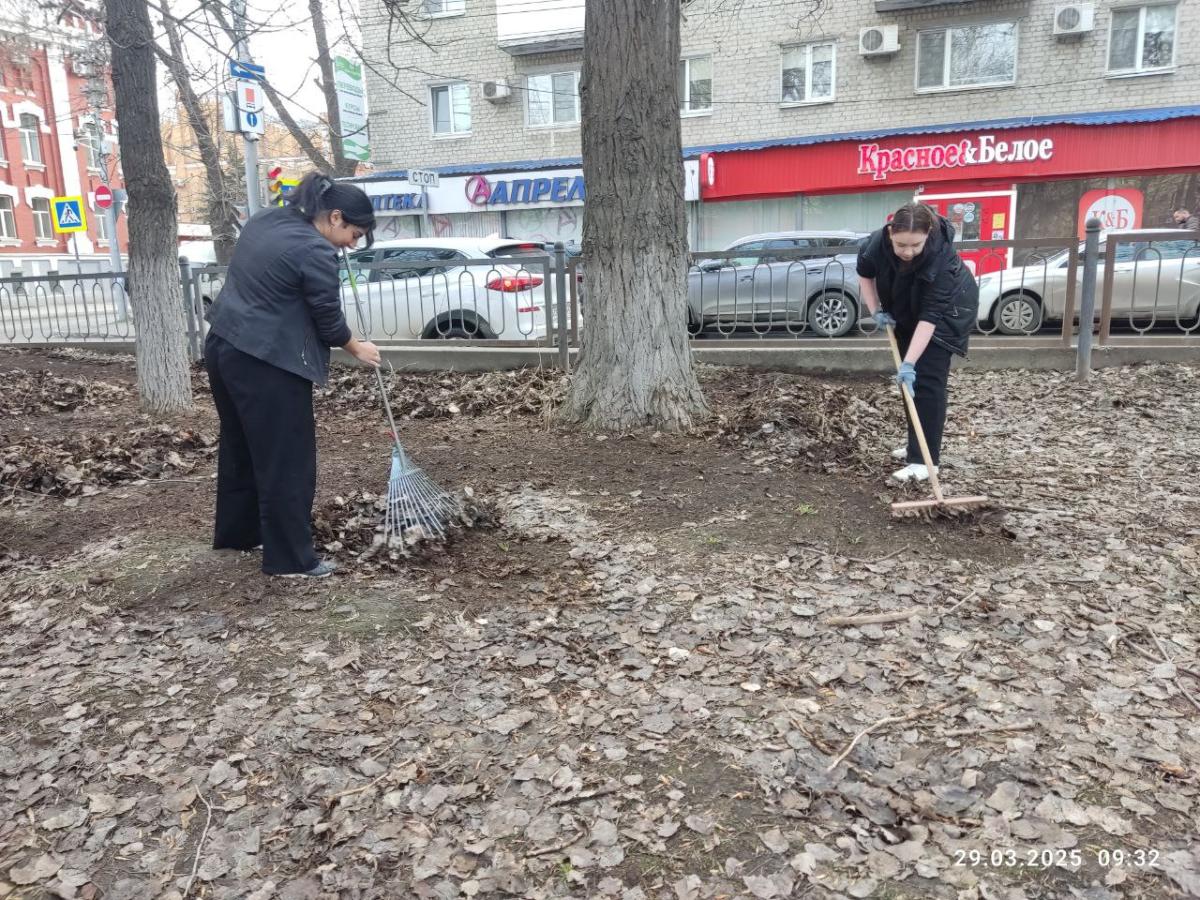 Участие в городском субботнике Фото 8
