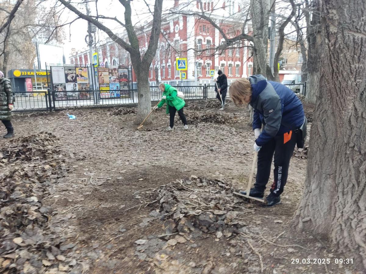Участие в городском субботнике Фото 9
