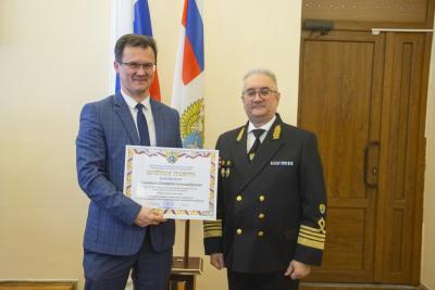Ректору вручена почетная грамота от главы Волго-Камского территориального управления Росрыболовства