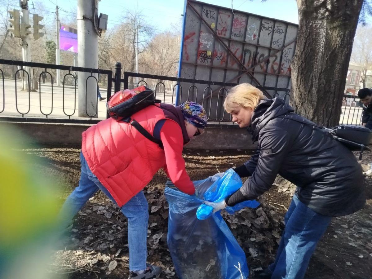 УЧАСТИЕ В ГОРОДСКОМ СУББОТНИКЕ Фото 5