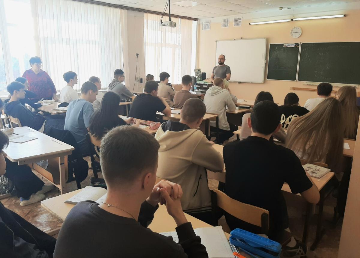 Профориентационная работа в МОУ Лицей г. Балашова и  МОУ СОШ с. Родничок им. В.П. Сергеева Балашовского района Фото 2