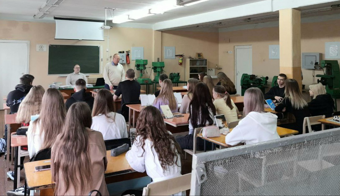 Профориентационная работа в МОУ Лицей г. Балашова и  МОУ СОШ с. Родничок им. В.П. Сергеева Балашовского района Фото 4