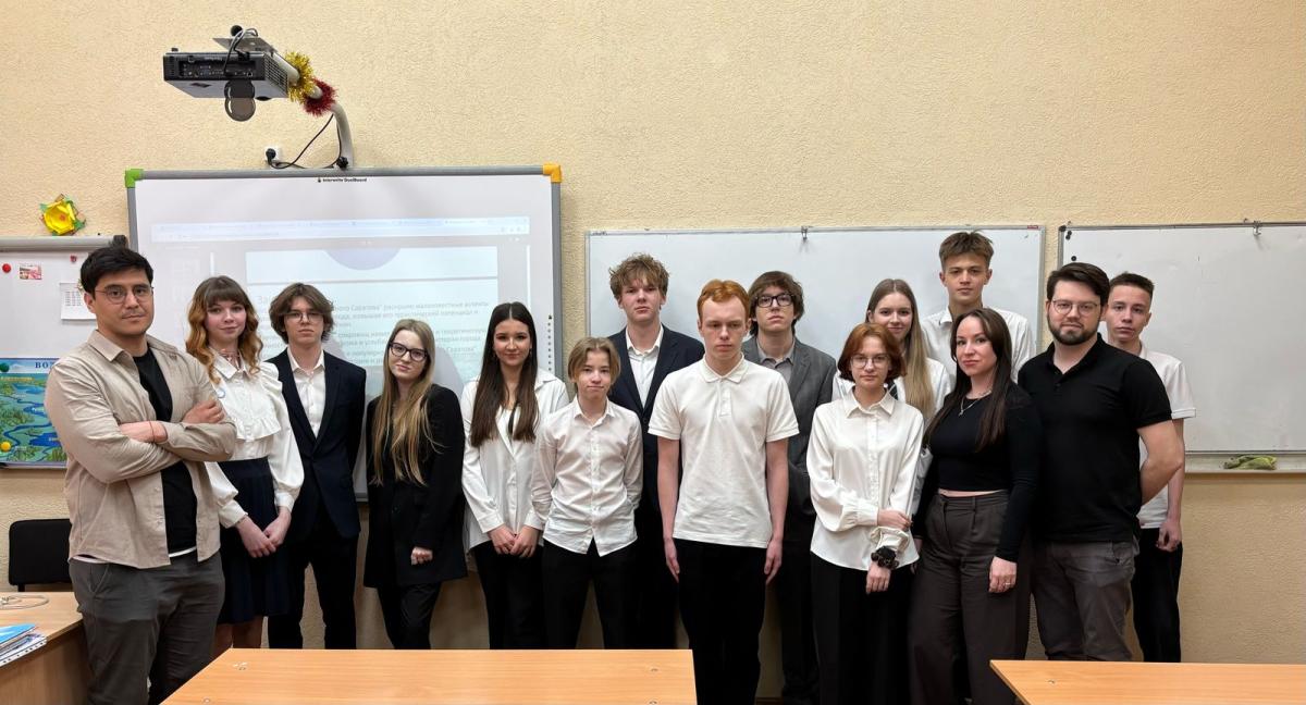 Работа в составе жюри научно-практической конференции «От идей к открытиям 2025» Фото 1