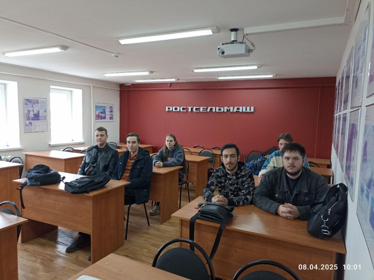 Выездное практическое занятие в УНПО «АгроЭкспоцентр" студентов Б-АИ-402 и Б-АИ-403 кафедры "Техническое обеспечение АПК" Фото 7