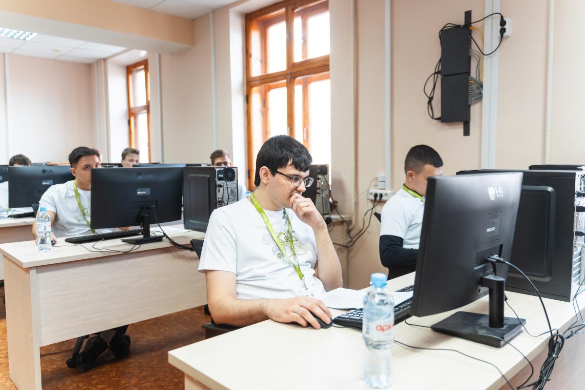 Студенты Вавиловского университета приняли участие  в престижном Всероссийском конкурсе проектировщиков систем противопожарной защиты Фото 4
