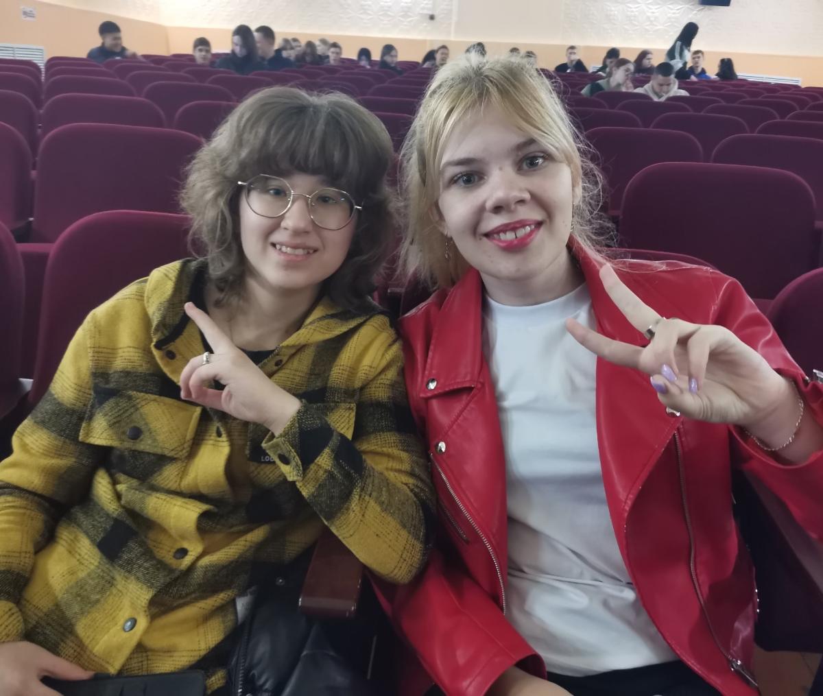 Студенты Краснокутского зооветеринарного техникума посетили кинотеатр им К. Маркса Фото 5