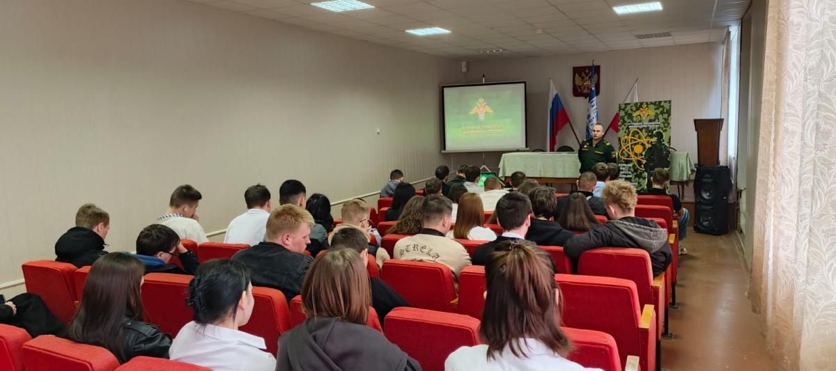 Встреча студентов выпускных курсов с представителями 12-го главного управления Фото 2