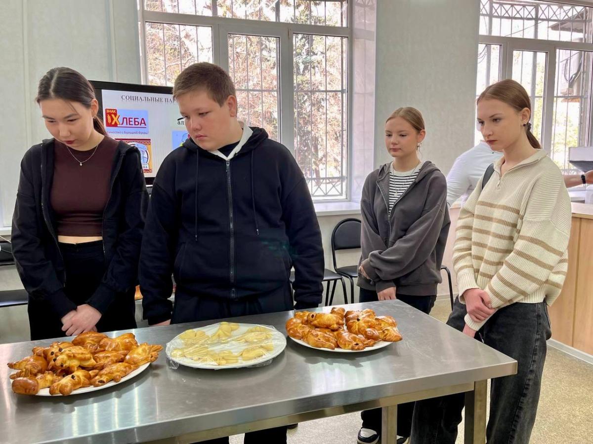 Мастер-класс по приготовлению хлебобулочных изделий из сдобного теста Фото 1