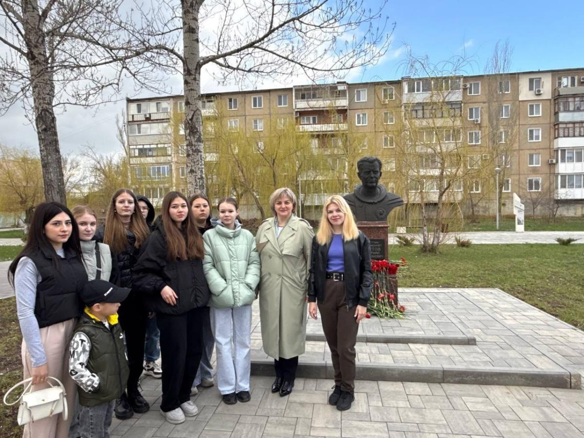 Митинг ко Дню космонавтики Фото 1