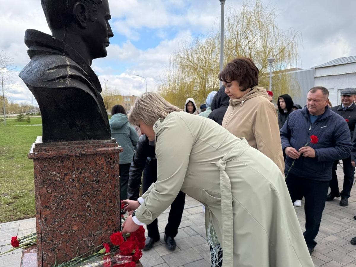 Митинг ко Дню космонавтики