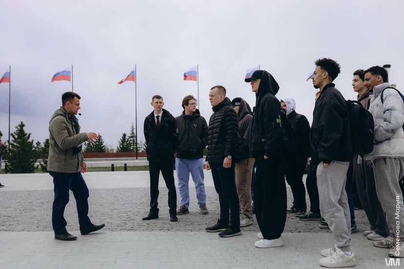 Дети участников СВО побывали на экскурсии в «Парке Покорителей космоса» Фото 2