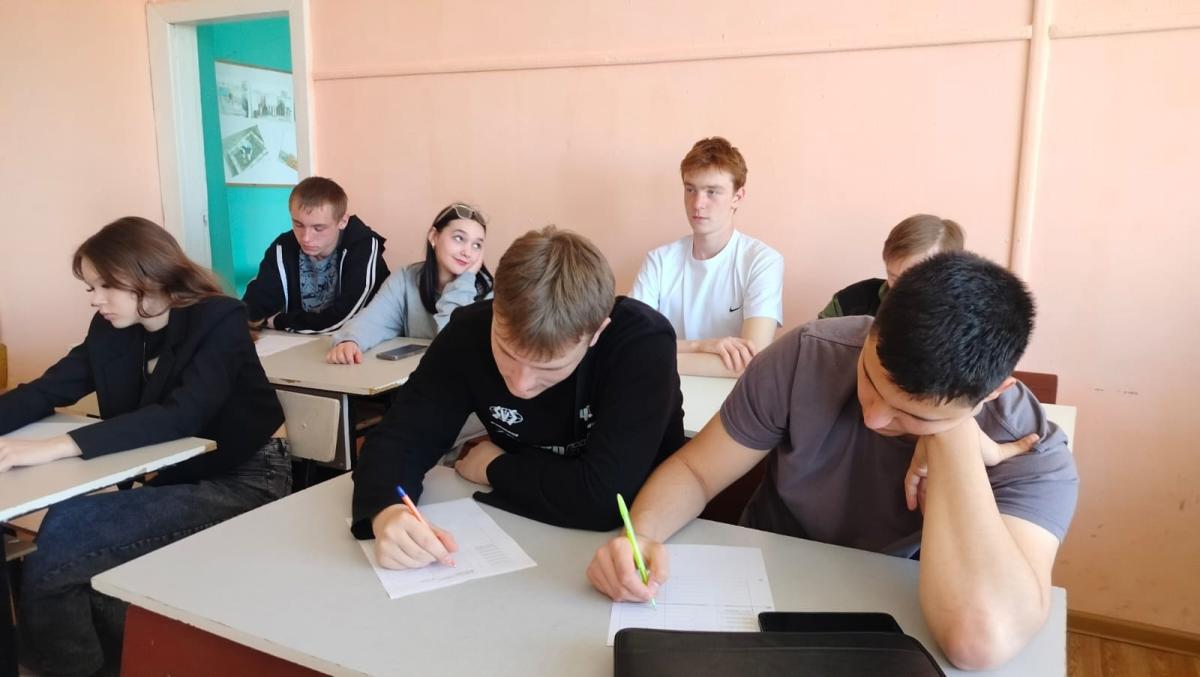 Торжественная линейка и Разговоры о важном… Фото 1