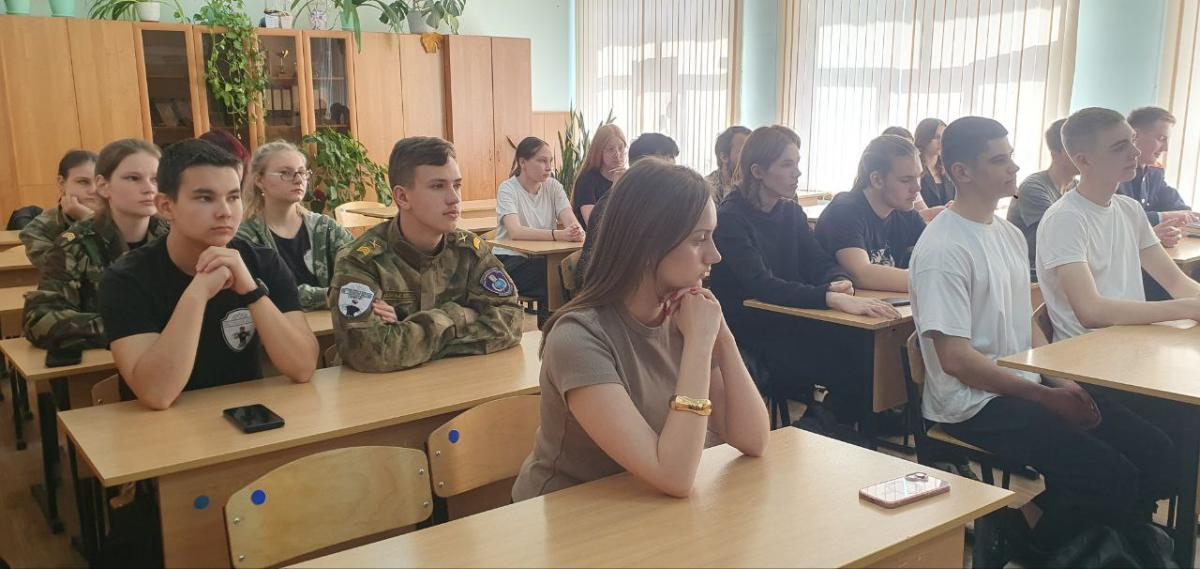 Представители вуза встретились с саратовскими школьниками Фото 3
