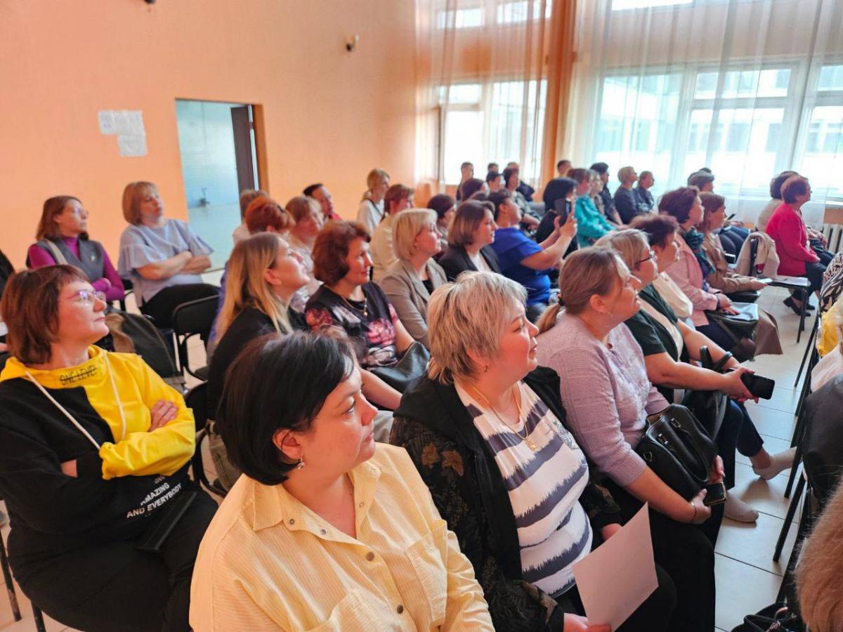 Родительское собрание для обучающихся школ № 1, 2, 3, 8 г. Петровска было организовано сектором по реализации инновационной программы "Агроклассы" и проведено сотрудниками Вавиловского университета Фото 2 Родительское собрание для обучающихся школ № 1, 2, 3, 8 г. Петровска было организовано сектором по реализации инновационной программы "Агроклассы" и проведено сотрудниками Вавиловского университета Фото 2