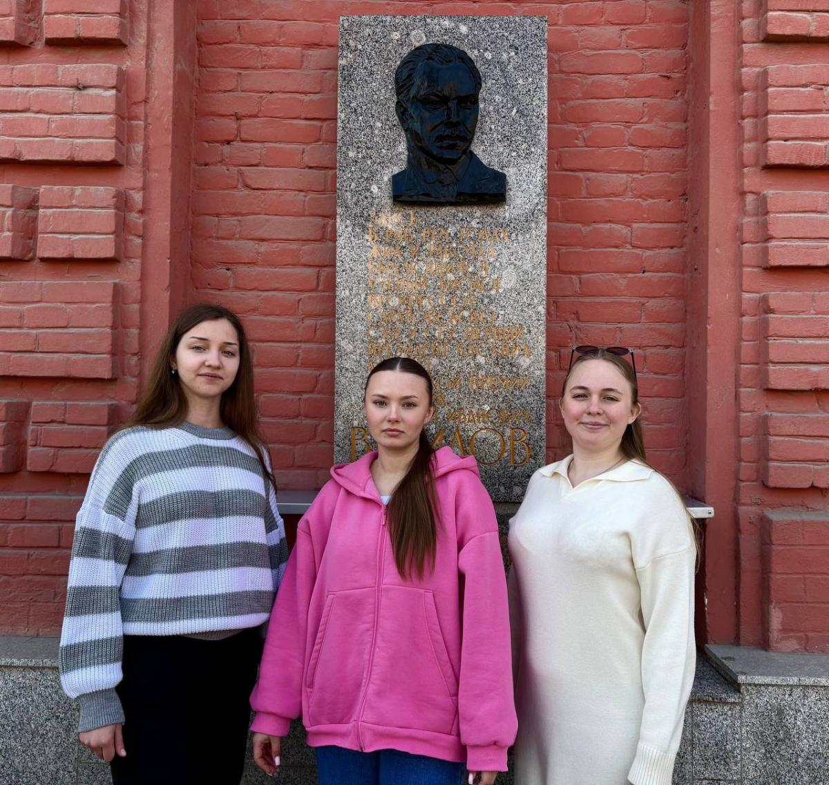 Субботник у памятника Н.И.Вавилову