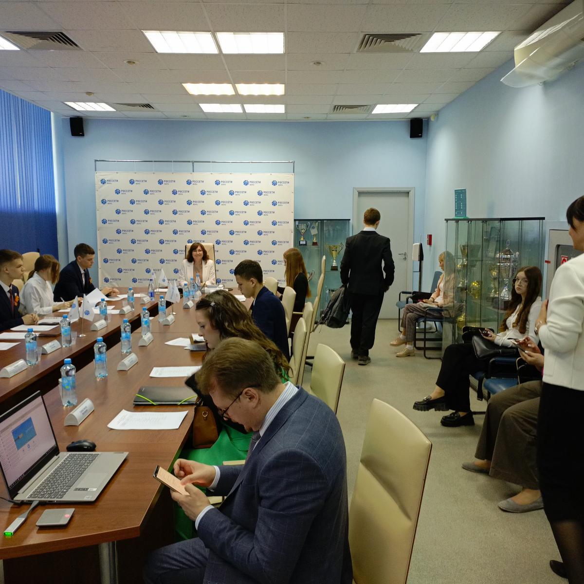 Экспертное участие представителя кафедры «Э,ЭиР» в финале Всероссийской Олимпиады ГК «Россети» Фото 2