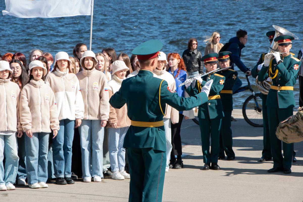 Студенты Вавиловского университета - участники патриотического флешмоба
