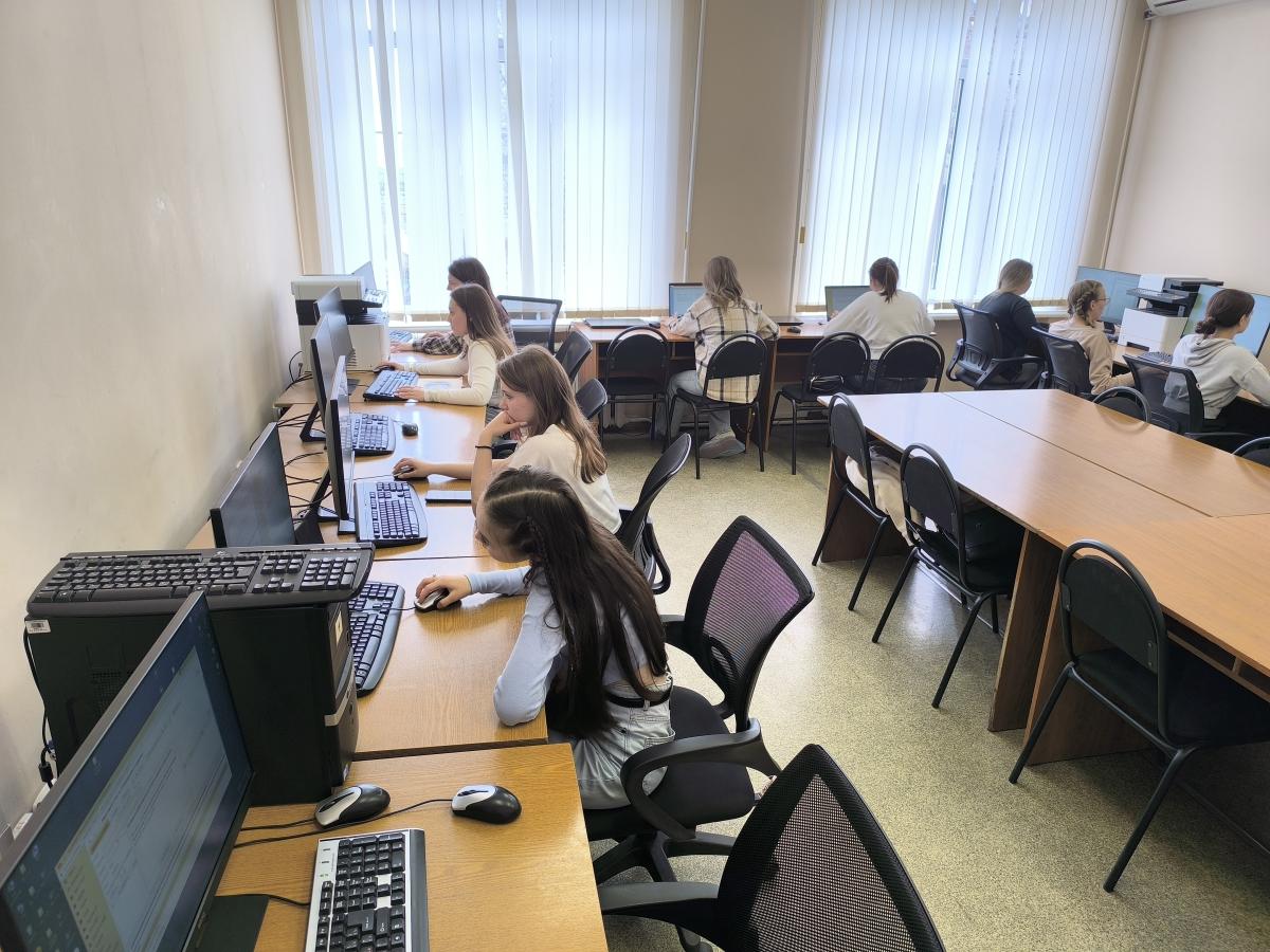 Студенты успешно завершили учебную практику по налоговому учету и сдали итоговый экзамен Фото 1
