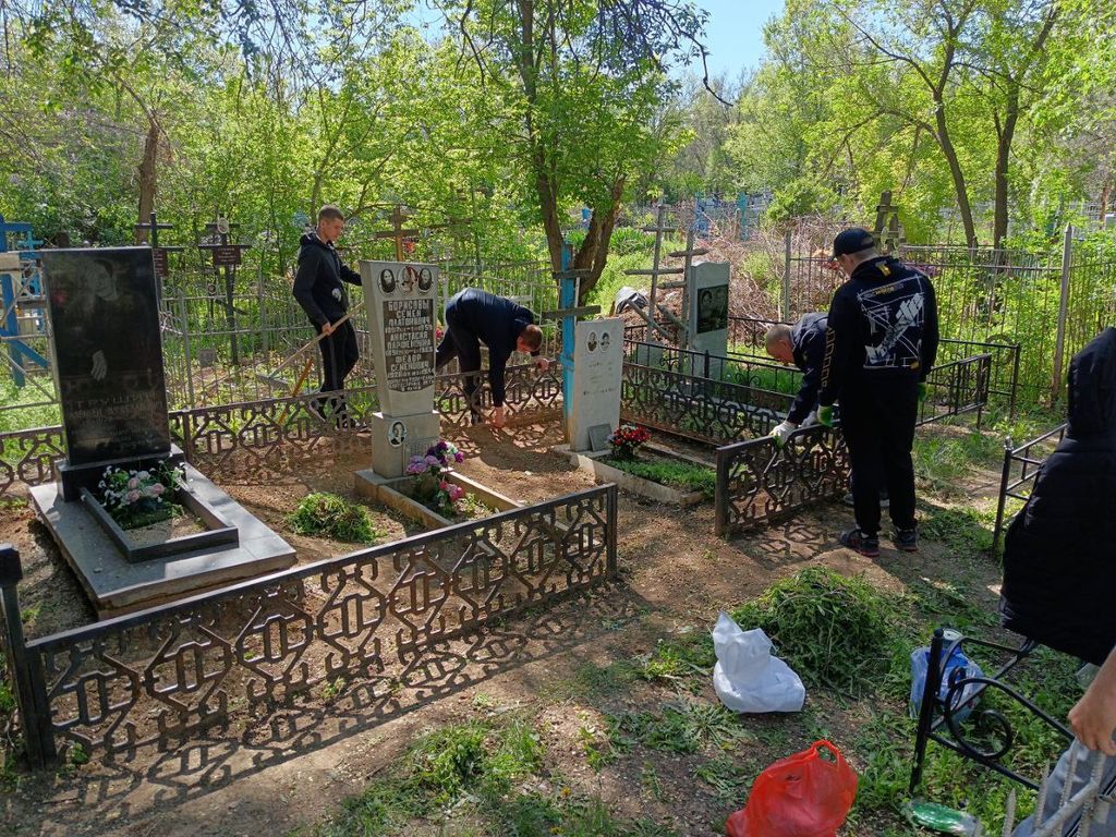 Акция «Нет забытых могил»,  посвященная уборке мест захоронения  участников Великой Отечественной Войны Фото 4