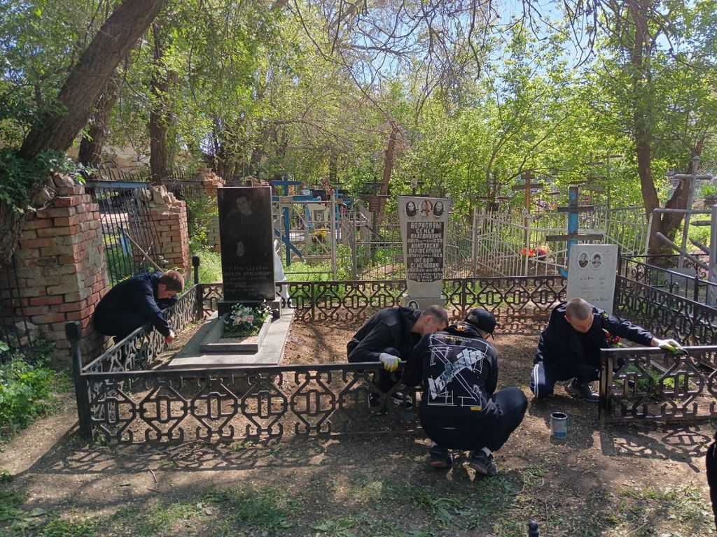 Акция «Нет забытых могил»,  посвященная уборке мест захоронения  участников Великой Отечественной Войны Фото 6