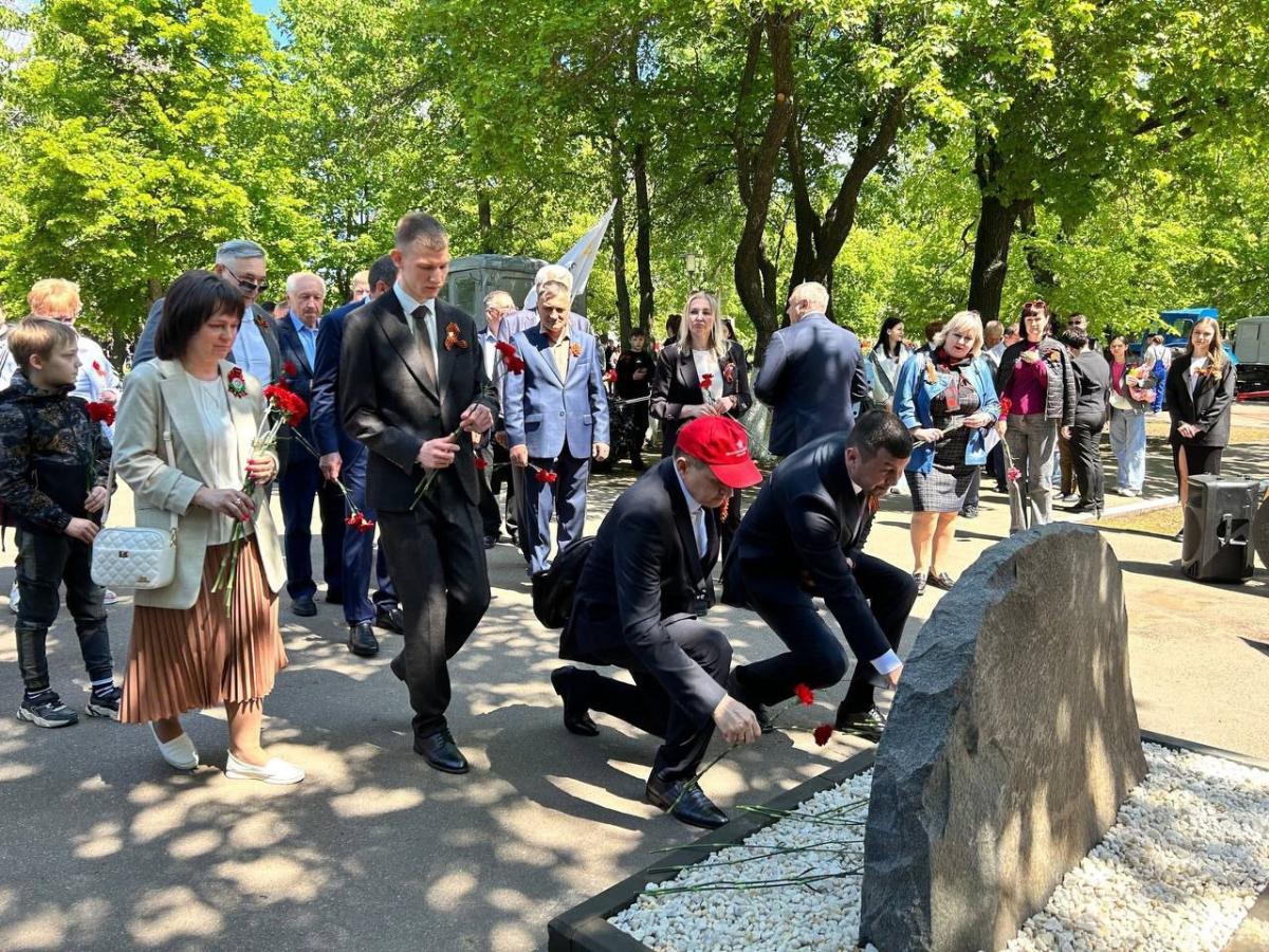 Церемония закладки камня в фундамент будущей Доски почета труженикам тыла Фото 3
