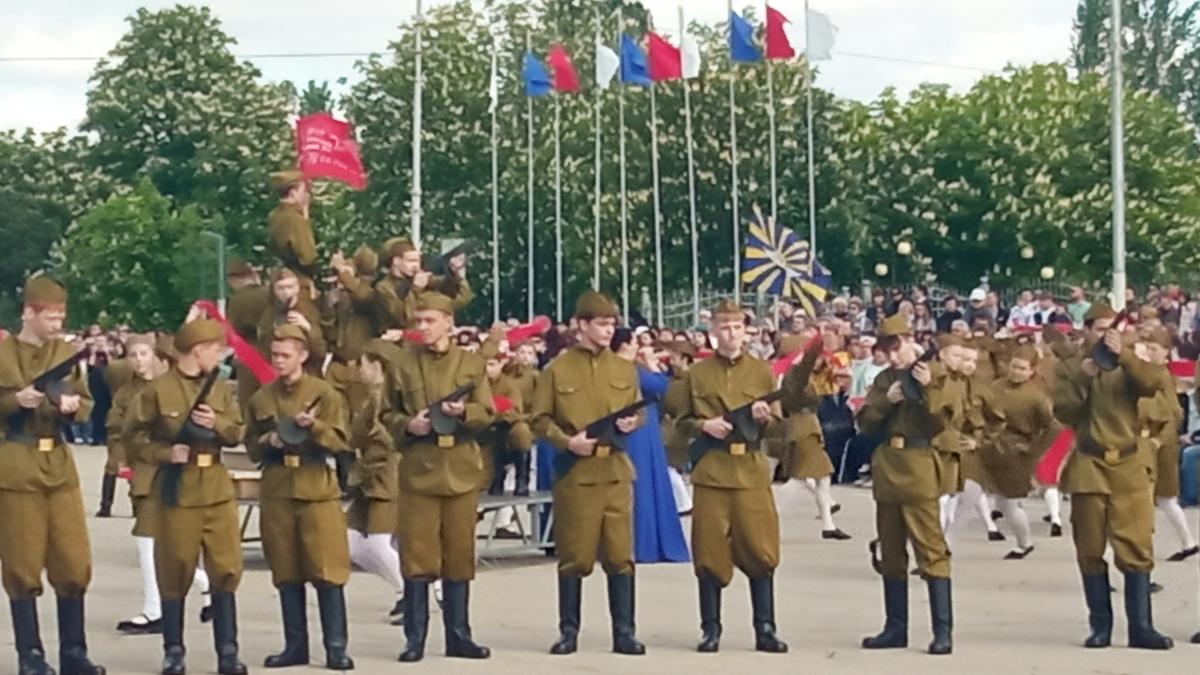 Праздничный концерт к Дню Победы Фото 2