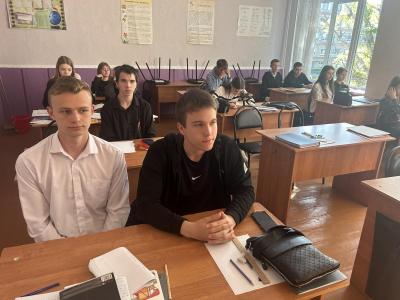 Классный час на тему:"80-летие Победы в Великой  Отечественной войне"