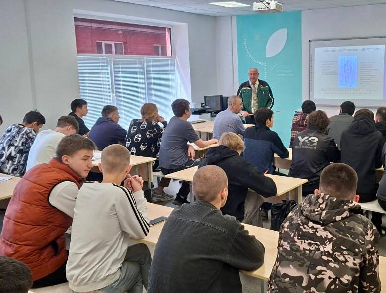 Беседа на тему «Профилактика вовлечения несовершеннолетних в преступления, связанные с организацией и проведением незаконных финансовых операций», в рамках Единого дня профилактики безнадзорности и правонарушений Фото 4