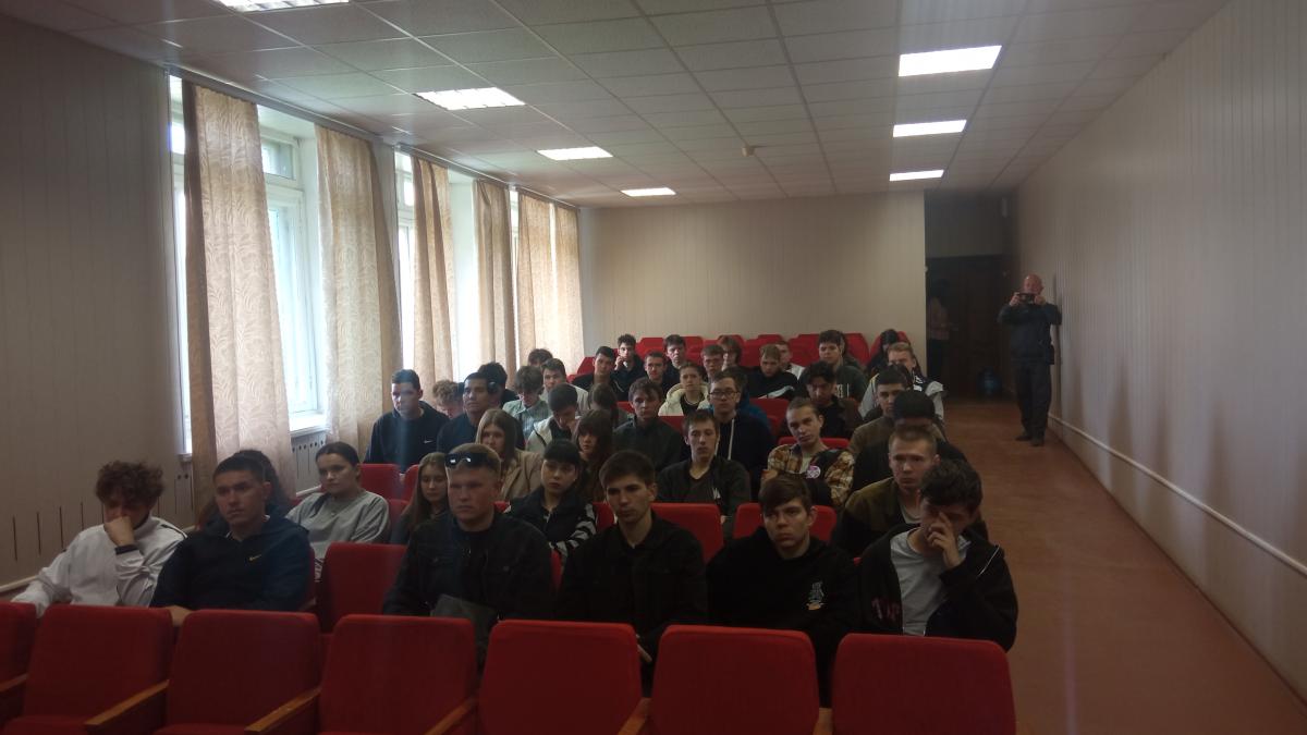Профориентационное мероприятие с представителями военного высшего училища в техникуме Фото 2