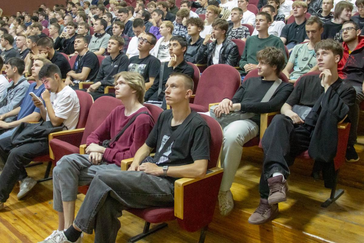 В Вавиловском университете прошло собрание с первокурсниками по поступлению в ВУЦ Фото 6