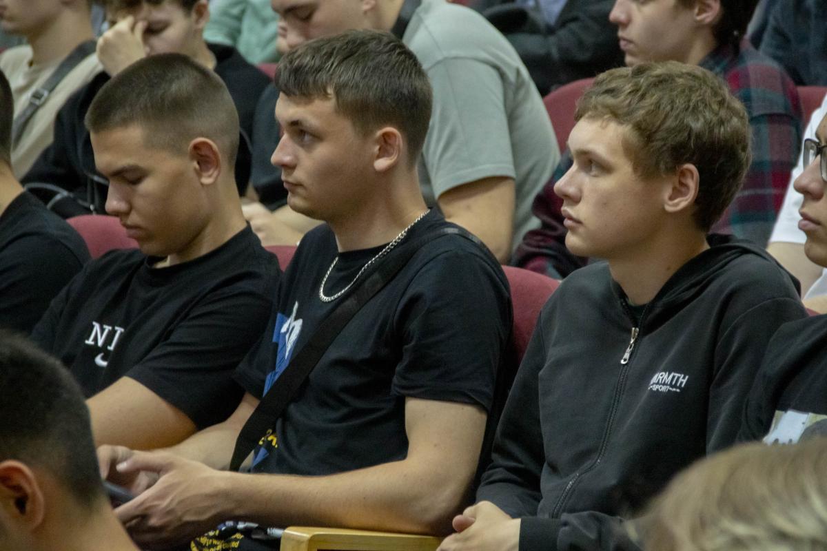 В Вавиловском университете прошло собрание с первокурсниками по поступлению в ВУЦ Фото 7