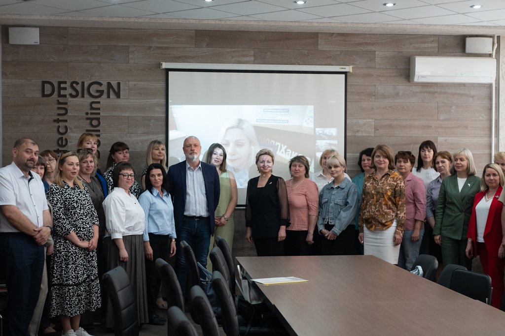 Участие преподавателя колледжа в работе круглого стола «Работодатели на площадках демонстрационного экзамена, как обеспечение карьеры выпускников» на базе ГАПОУ СО «Саратовский архитектурно-строительный колледж» Фото 5 Участие преподавателя колледжа в работе круглого стола «Работодатели на площадках демонстрационного экзамена, как обеспечение карьеры выпускников» на базе ГАПОУ СО «Саратовский архитектурно-строительный колледж» Фото 5
