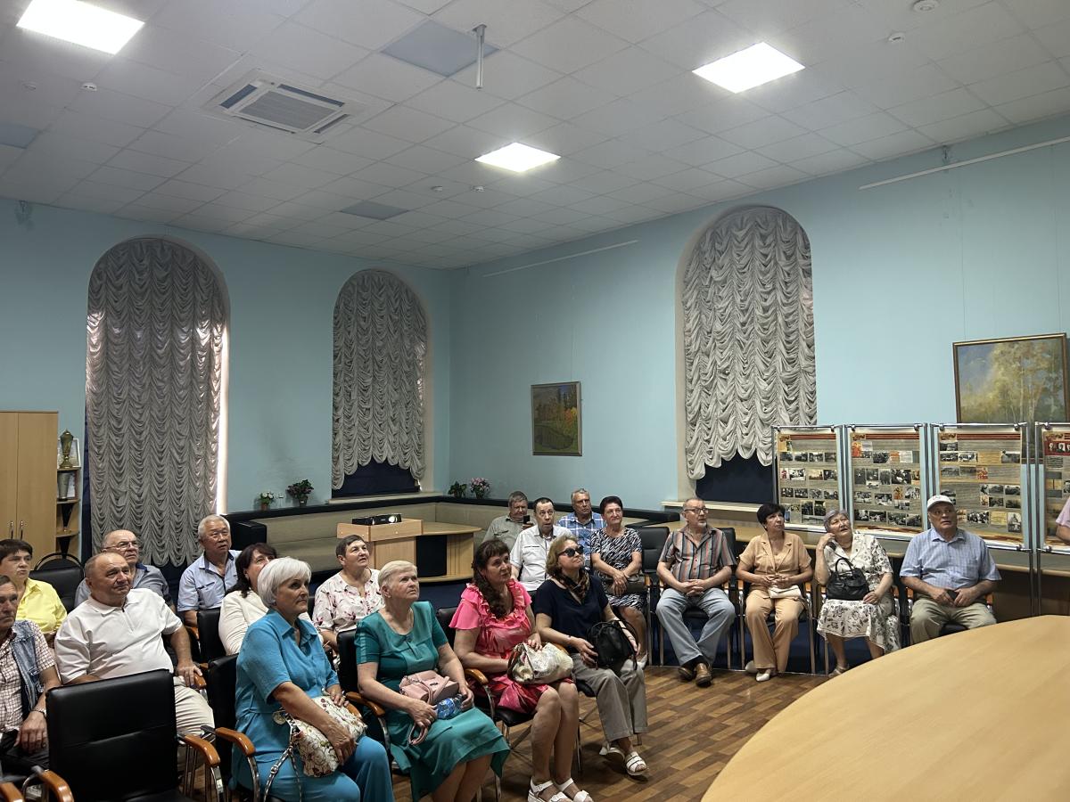 В университете проходят встречи выпускников разных лет Фото 2