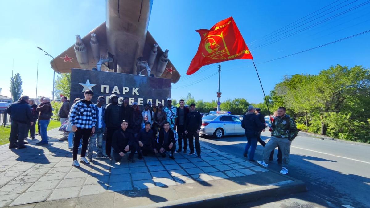 Иностранные студенты посетили Парк победы
