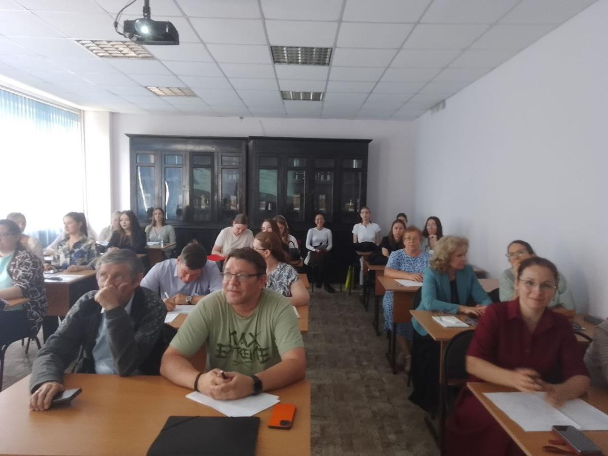 Встреча комиссии по трудоустройству со студентами выпускных курсов направления подготовки "Биотехнология" Фото 1