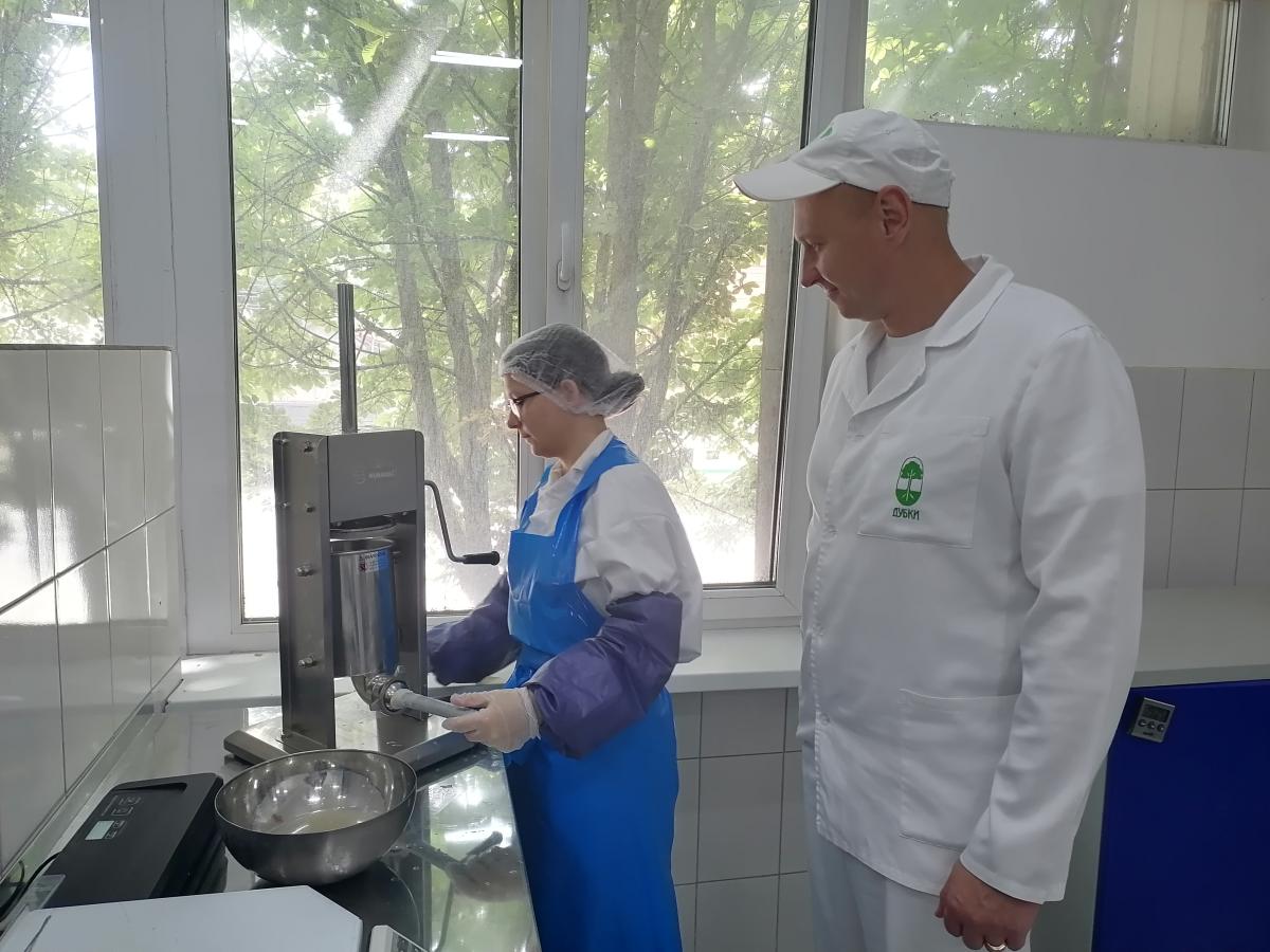 Демонстрационный экзамен специальности 19.02.12 Технология продуктов питания животного происхождения,  направленность "Производство продуктов питания из мясного сырья" ФП «ПРОФЕССИОНАЛИТЕТ» Фото 12