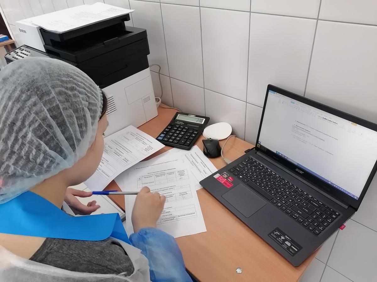 Демонстрационный экзамен специальности 19.02.12 Технология продуктов питания животного происхождения,  направленность "Производство продуктов питания из мясного сырья" ФП «ПРОФЕССИОНАЛИТЕТ» Фото 3