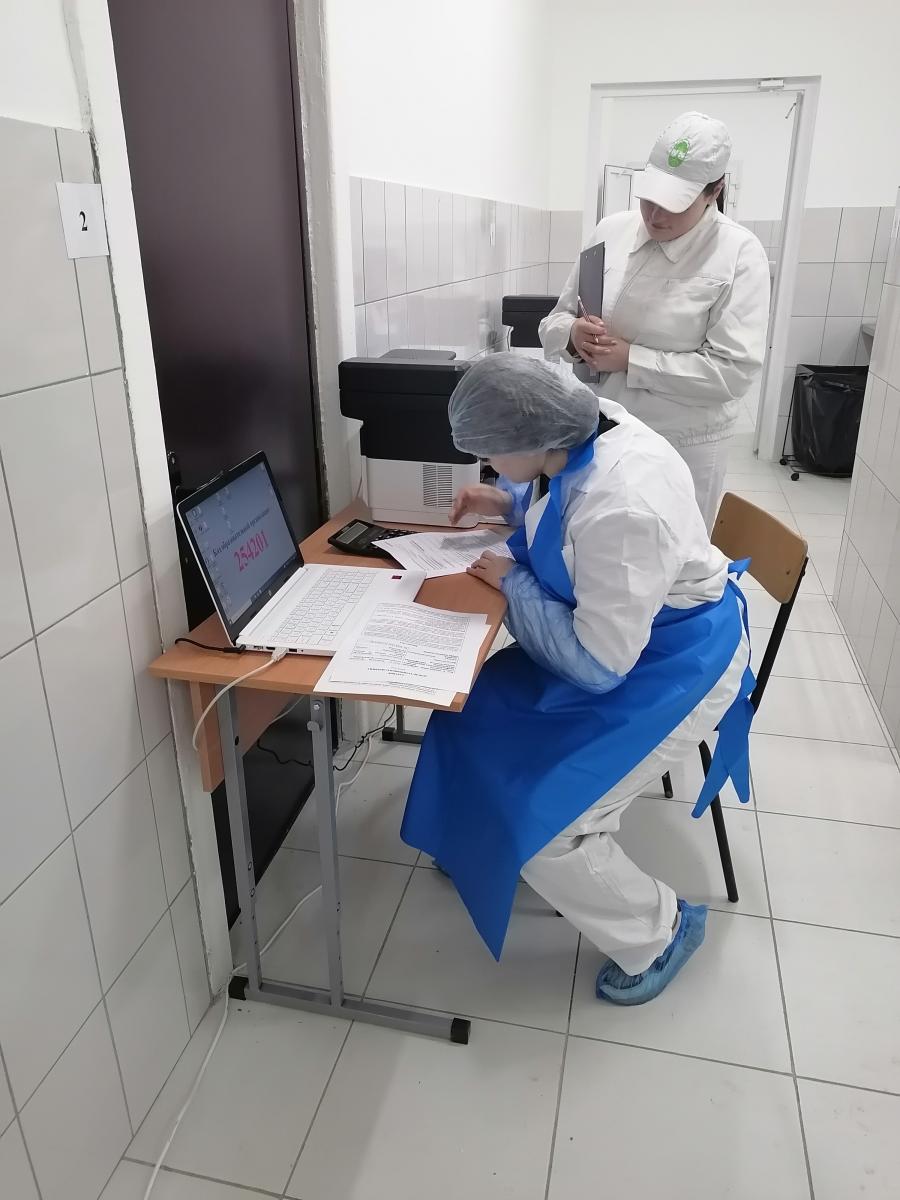 Демонстрационный экзамен специальности 19.02.12 Технология продуктов питания животного происхождения,  направленность "Производство продуктов питания из мясного сырья" ФП «ПРОФЕССИОНАЛИТЕТ» Фото 5