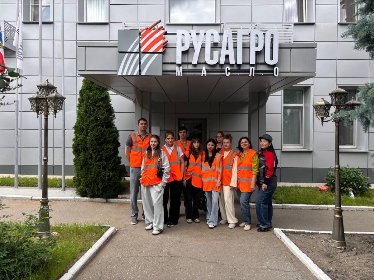 Студенты Вавиловского университета посетили ООО «Русагро-Саратов»