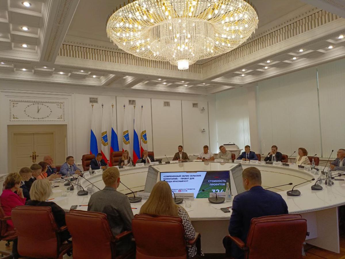 Представитель вуза выступил с докладом в Правительстве области Фото 6