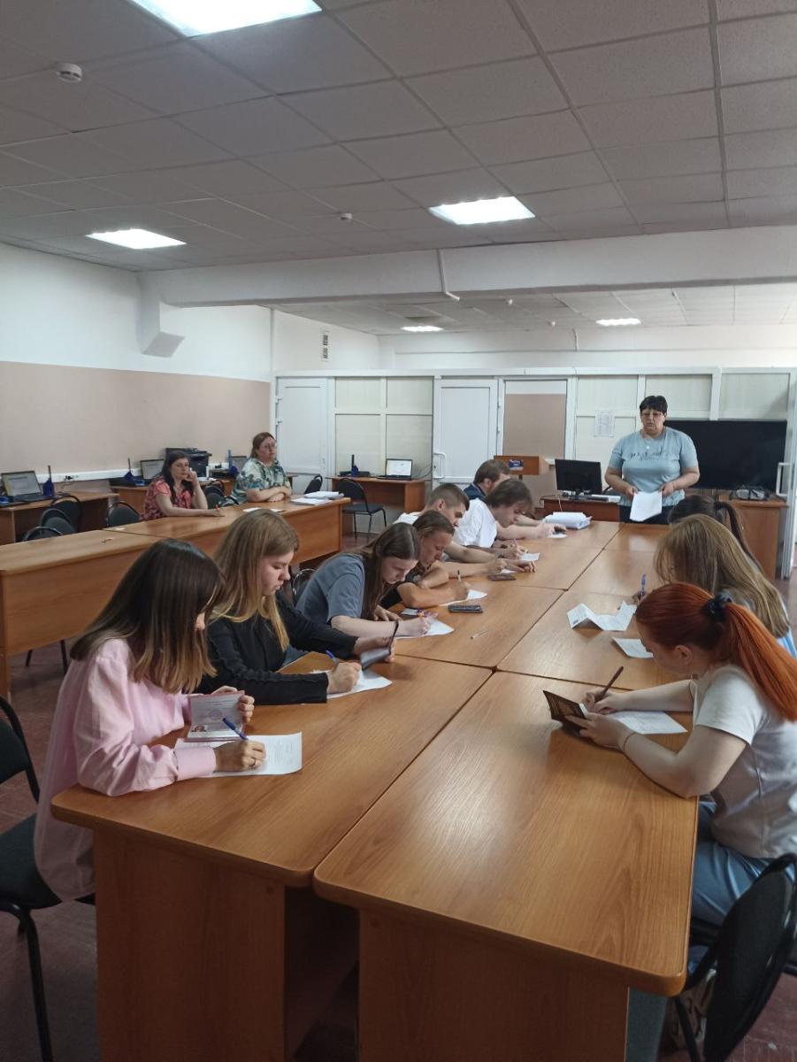 Обучающиеся Финансово-технологического колледжа специальности 38.02.01 Экономика и бухгалтерский учёт (по отраслям) сдали демонстрационный экзамен Фото 1 Обучающиеся Финансово-технологического колледжа специальности 38.02.01 Экономика и бухгалтерский учёт (по отраслям) сдали демонстрационный экзамен Фото 1