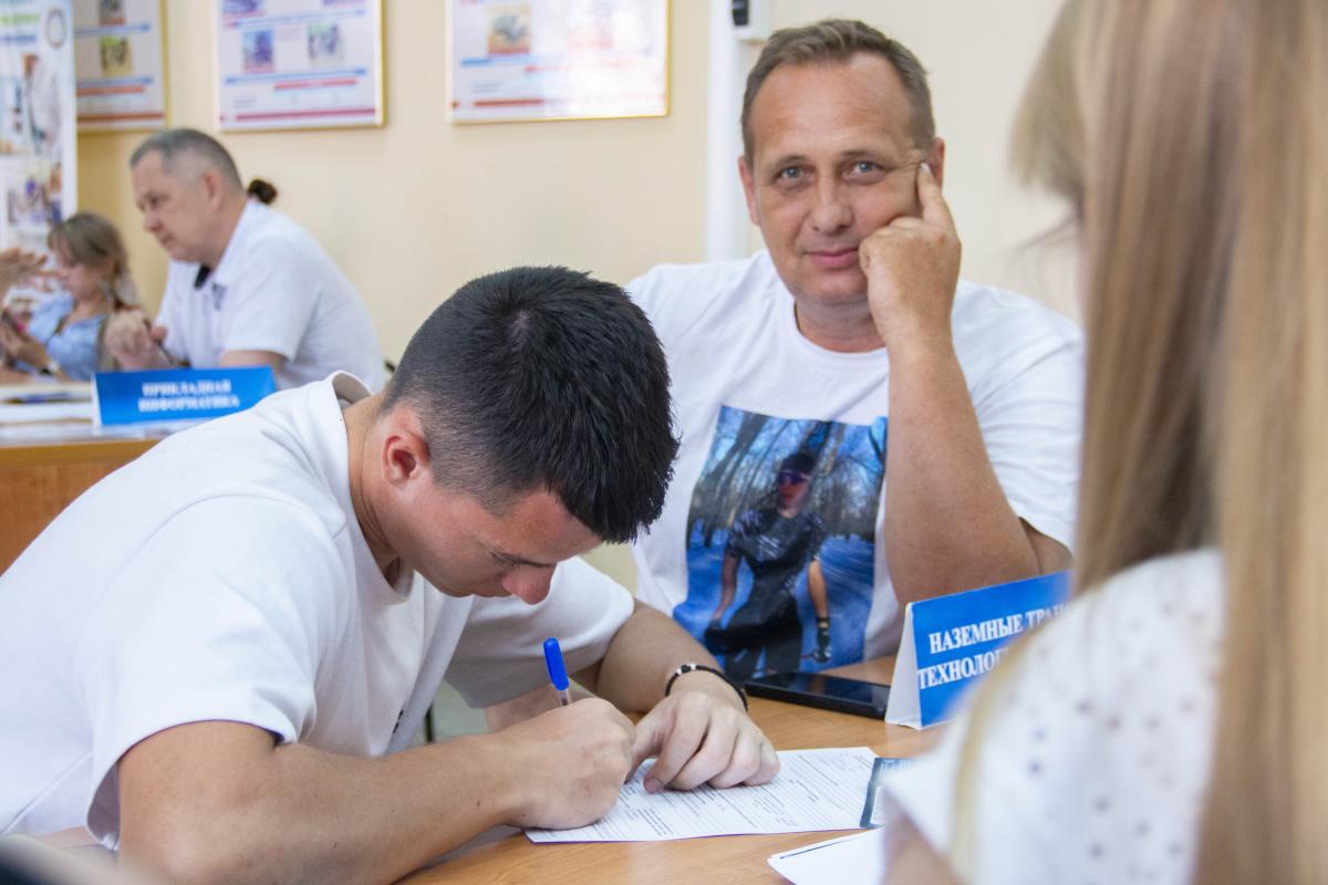 Абитуриенты подали свыше шести тысяч заявлений в вуз Фото 5