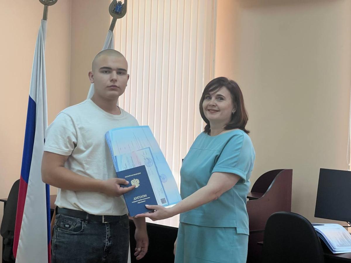 В колледже прошло торжественное вручение дипломов выпускникам 2025 года Фото 5