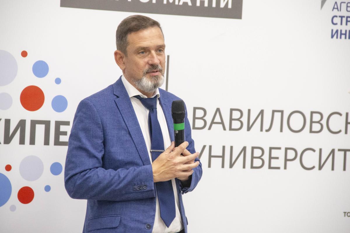Выпускникам вручены дипломы и свидетельства об окончании аспирантуры Фото 5