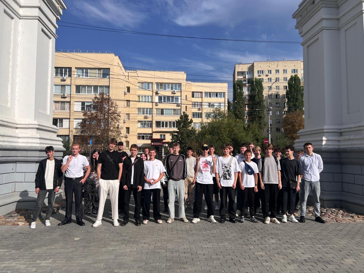 Торжественное начало учебного года для будущих IT-специалистов: группы ИС-20101 и ИСс-20201 вышли на старт Фото 1