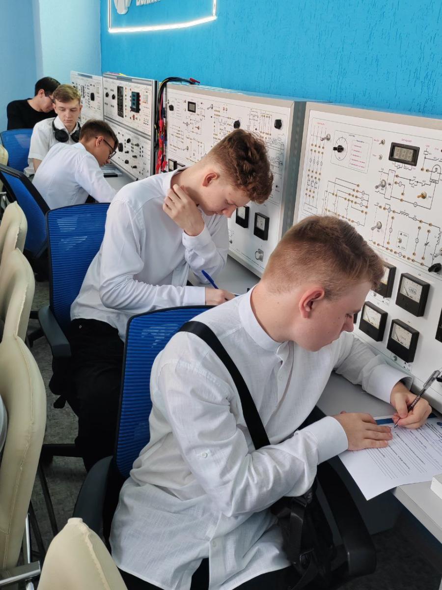 Образовательный трек группы Б-ЭЭ-101 «РОССЕТИ ВОЛГА»  для первокурсников 2025 года Фото 7