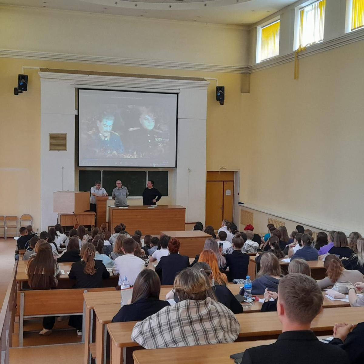 Студенты Института биотехнологии – участники кинолектория ко Дню окончания Второй Мировой войны Фото 4