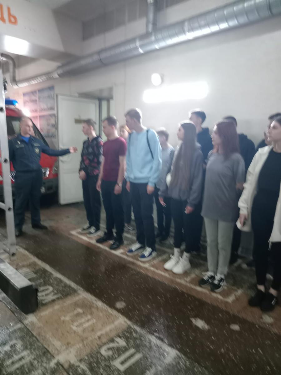 «Ознакомительная практика» групп Б-ТБ-101 и С-ПБ-101 с посещением Пожарно-спасательной части №1 г. Саратова. Фото 1