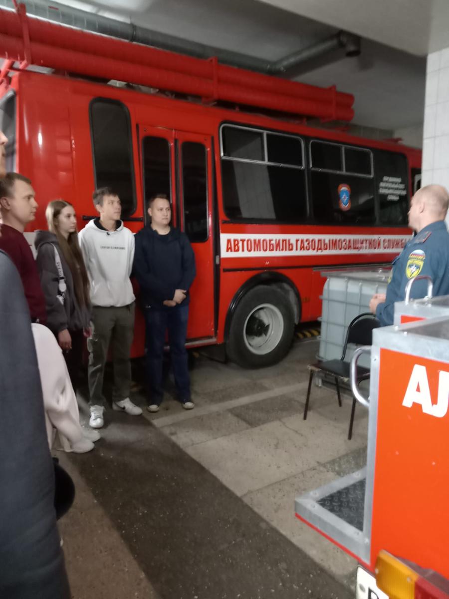 «Ознакомительная практика» групп Б-ТБ-101 и С-ПБ-101 с посещением Пожарно-спасательной части №1 г. Саратова. Фото 2