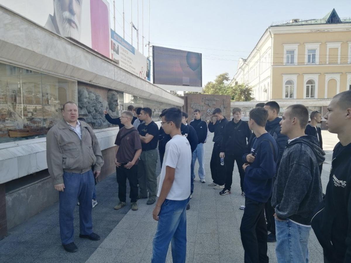 Пешеходная экскурсия, посвящённая Дню города Фото 4